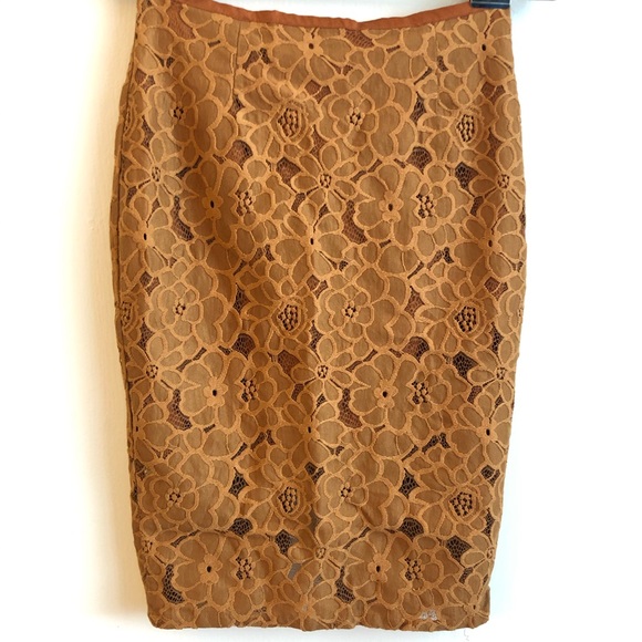 Missguided Skirt floral lace knee length - Picture 2 of 8